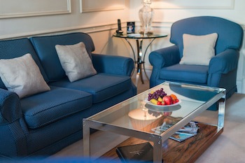 44 Curzon Street Apartments By Mansley