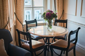 44 Curzon Street Apartments By Mansley