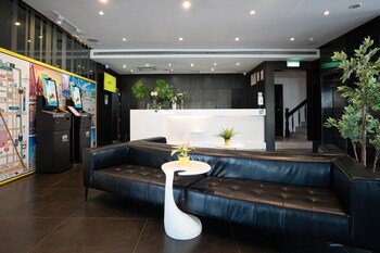 Check Inn Express Kaohsiung Love River