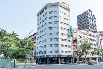 Check Inn Express Kaohsiung Love River