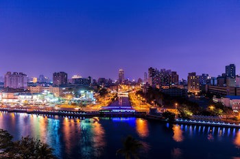 Check Inn Express Kaohsiung Love River