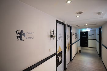 Check Inn Express Kaohsiung Love River