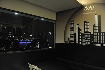 Check Inn Express Kaohsiung Love River