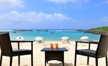 Hotel Breezebay Marina