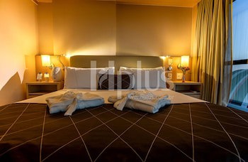 Cullinan Hplus Premium