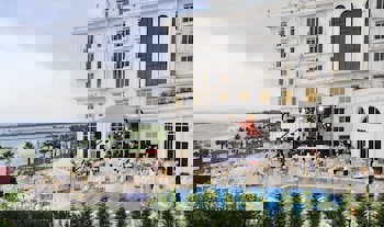 Wellborn Luxury Hotel