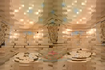 Wellborn Luxury Hotel