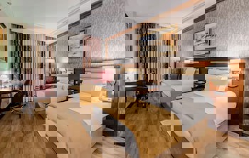 Wellborn Luxury Hotel