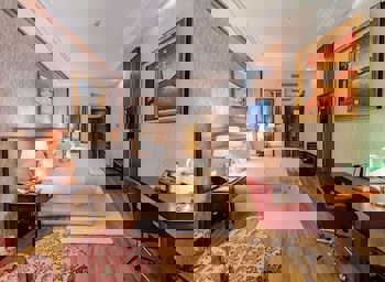 Wellborn Luxury Hotel