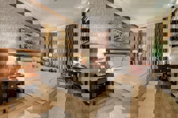 Wellborn Luxury Hotel