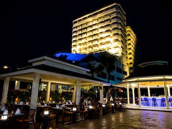 Grand Jomtien Palace Hotel