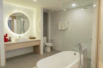 Grand Jomtien Palace Hotel