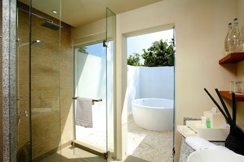 Centara Ras Fushi Resort & Spa Maldives (Adults Only)
