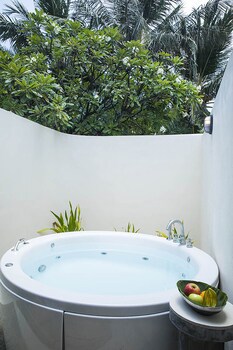 Centara Ras Fushi Resort & Spa Maldives (Adults Only)