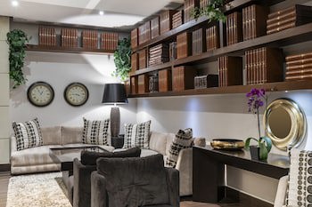 93 Luxury Suites & Residences