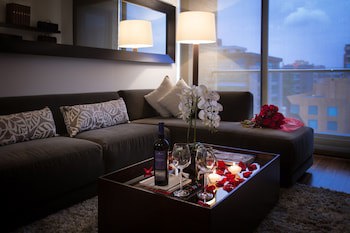 93 Luxury Suites & Residences