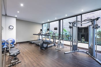 93 Luxury Suites & Residences