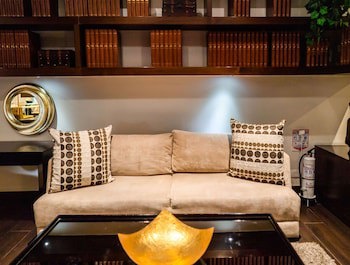 93 Luxury Suites & Residences
