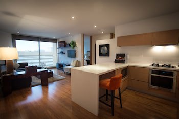 93 Luxury Suites & Residences