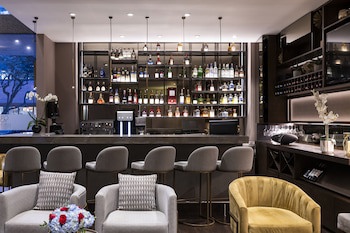 93 Luxury Suites & Residences