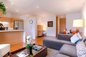 93 Luxury Suites & Residences