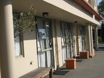Arena Motel