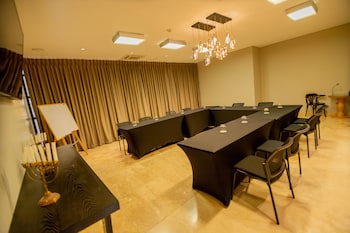 Ghl Arsenal Hotel