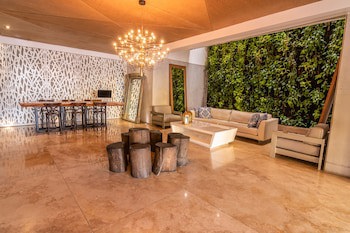 Ghl Arsenal Hotel