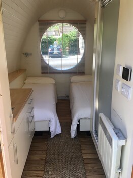 Eriskay Guest House And Aviemore Glamping