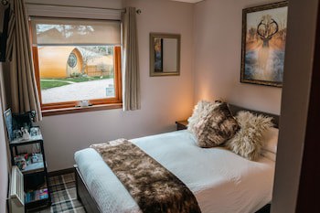 Eriskay Guest House And Aviemore Glamping