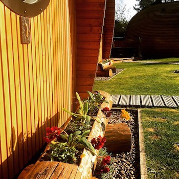 Eriskay Guest House And Aviemore Glamping