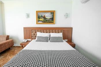 Kristal Beach Hotel