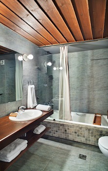 Aristi Mountain Resort And Villas