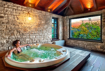 Aristi Mountain Resort And Villas