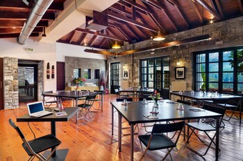 Aristi Mountain Resort And Villas