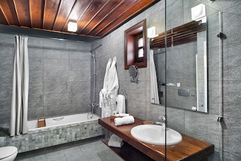 Aristi Mountain Resort And Villas