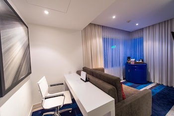 Centara Watergate Pavilion Hotel Bangkok