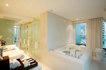 Centara Watergate Pavilion Hotel Bangkok