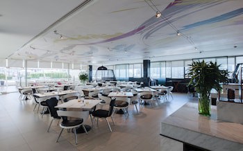 Centara Watergate Pavilion Hotel Bangkok