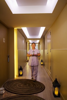 Centara Watergate Pavilion Hotel Bangkok