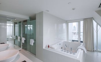 Centara Watergate Pavilion Hotel Bangkok