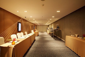 Centara Watergate Pavilion Hotel Bangkok