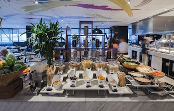 Centara Watergate Pavilion Hotel Bangkok