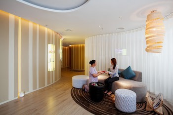 Centara Watergate Pavilion Hotel Bangkok