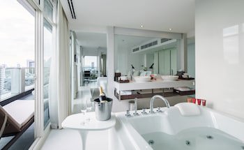 Centara Watergate Pavilion Hotel Bangkok