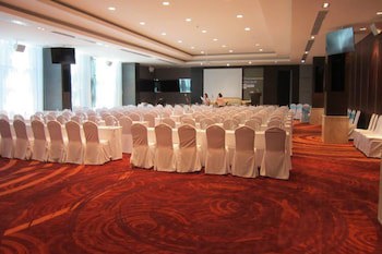 Buri Sriphu Hotel