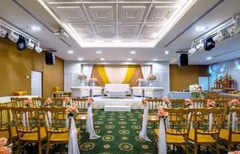 Buri Sriphu Hotel