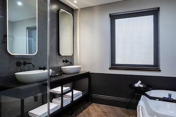 Seven Villa Hotel And Spa