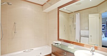 Harbour Heights Hotel