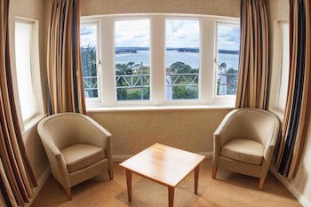 Harbour Heights Hotel